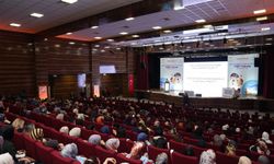 Uzmanlardan ‘Sanal mecra' uyarısı: "Asla hekim muayenesinin yerini almamalı"