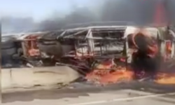 Irak’ta kaza yapan otobüs yandı: 25 ölü (VİDEOHABER)