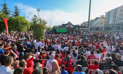 Gaziantep milli heyecanı Üniversite Meydanı’nda yaşadı