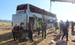 Amasya’da yolcu otobüsü devrildi! Yaralılar var…