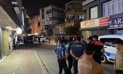 Sokak ortasında silahlı kavga! Yaralılar var…