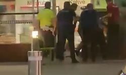 Havalimanında hareketli anlar: 4 polis bıçaklandı