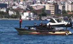 Tekne alev alev yandı! Baba ve oğul denize atlayarak kurtuldu