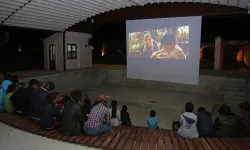 Deprem bölgesinde sinema sevinci! Gaziantep ve diğer illerde 221 bin çocuk sinemayla buluştu