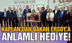 TİM Sektör Kurulu Başkanı Kaplan’dan Bakan Ersoy’a anlamlı hediye! Bakan Ersoy hayran kaldı…
