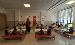 Gaziantep'te çocukların yüzü güldü! 750 çocuğa meyve ikram edildi