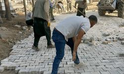 Gaziantep'te mahalle mezarlığı imece usulüyle parke taşına kavuştu!