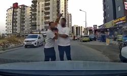 Trafikte tartıştığı sürücüye testereyle saldırdı! O anlar kamerada…