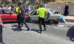 Birecik'te feci kaza: İki otomobil kafa kafaya çarpıştı