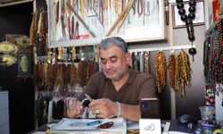 Gaziantep’te engelini tespih yaparak unutuyor