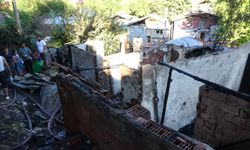 Piknik tüpleri bomba gibi patladı, iki gecekondu küle döndü