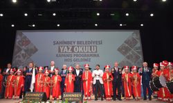 Gaziantep’te mezuniyet coşkusu! “Vatandaşların hayatına dokunuyoruz”