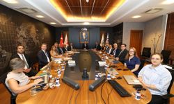Tekstil sektörü üretmeye ve ihracata devam ediyor