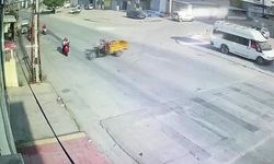 Çocuklarını okula götüren anneye ehliyetsiz sürücü çarptı: O anlar kamerada