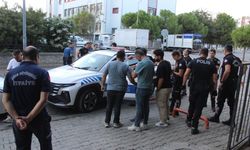 Okul önünde pompalı tüfekle gezen gençler yakalandı!