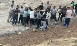 Gaziantep’te taşlı sopalı kavganın yeni görüntüleri ortaya çıktı! Araçla kalabalığa dalmış!