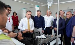 Gaziantep Valisi Çeber ve Bozgeyik’ten tedavi gören işçilere ziyaret! Yaralıların durumu hakkında bilgi aldılar
