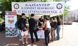 GAÜN’de öğrencilere güvenlik bilgilendirmesi! Çeşitli broşürler dağıtıldı…