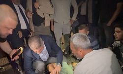 Adıyaman’da feci kaza! Milletvekili Şan yaralıya ilk müdahaleyi yaptı