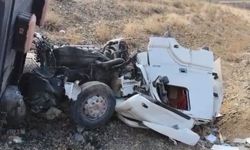 Gaziantep’te kontrolden çıkan tır şarampole uçtu!