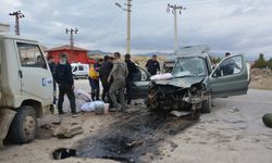 Feci kaza! İki kamyonet çarpıştı! Ölü ve yaralılar var…