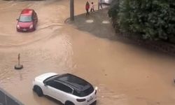 Gaziantep yağışa teslim oldu: Yollar göle döndü, çok sayıda kaza meydana geldi (VİDEOHABER)
