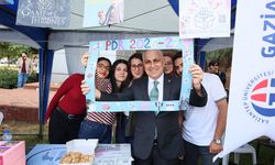 Rektör Doğan, tanıtım stantlarını ziyaret etti! Çalışmalar hakkında bilgi aldı