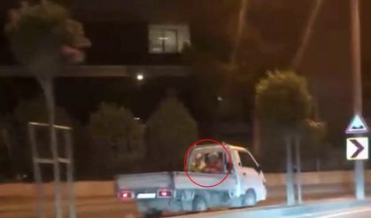 Şehrin göbeğinde "pes" dedirten kural ihlali: Kasasında yolcu taşıyarak ters şeritten ilerledi