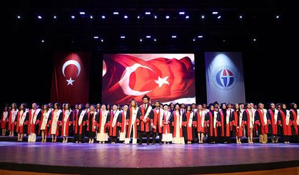 Diş Hekimliği Fakültesi öğrencileri mezun oldu
