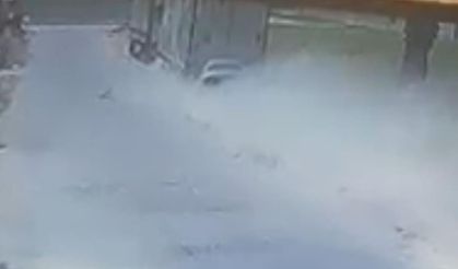 Feci kaza! Park halindeki tıra böyle çarptı…