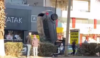 Takla atan otomobil ters döndü! O anlar kamerada…