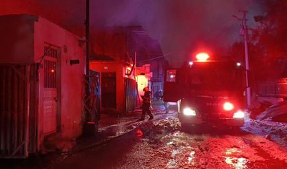 Gaziantep’in komşu ilinde oduncular pazarında yangın! İtfaiye ekipleri müdahale etti