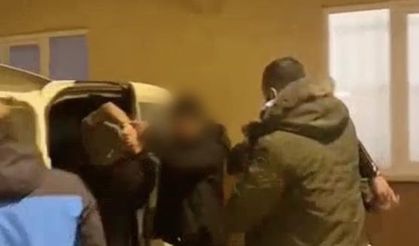 Zehir tacirleri böyle yakalandı! Zulalanan uyuşturucuları polis tek tek buldu…