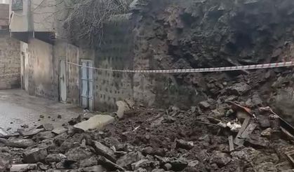 Gaziantep’in komşu ilinde duvar çöktü! 2 çocuk saniyelerle kurtuldu