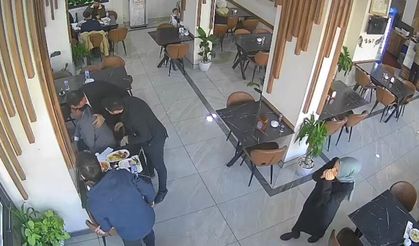 Gaziantep’te boğazına lokma kaçan müşteri ölümden döndü! O anlar kamerada…