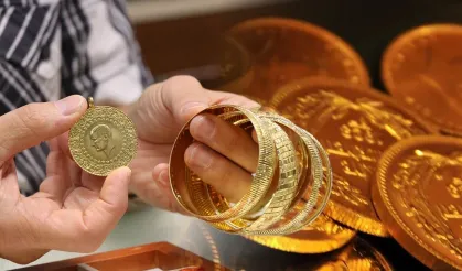 Altın alacaklar bu seviyelere dikkat! Uzman isim uyardı: 'Kademeli alım için değerlendirilebilir'