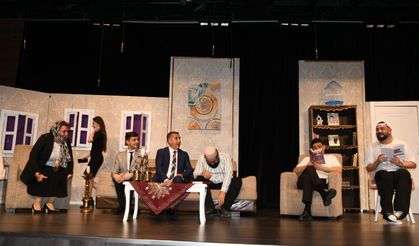 Gaziantep’te sahne öğretmenlerin: “Ailece Çuvalladık” şiveyle güldürüyor!