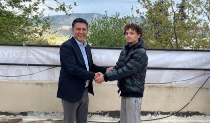 Gündem olan bankta başkan ve genç buluştu! (VİDEO HABER)