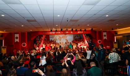 Gaziantep Kolej Vakfı'nda buruk 23 Nisan