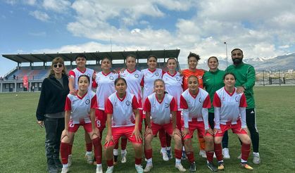 Adil Sani Konukoğlu Spor Lisesi Gençler A Kız Futbol Takımı Türkiye finallerinde