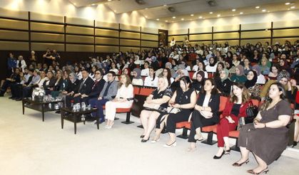 Gaziantep Üniversitesi’nde Dünya Ebeler Günü Paneli düzenlendi