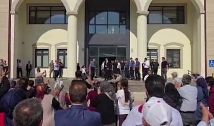 Gaziantep kaymakam Mehmet Soylu'ya gözyaşlarıyla veda etti!