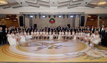 GKV Özel Ortaokulu'nda muhteşem balo! Gurur ve mutluluk bir aradaydı
