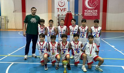 SANKO Okulları minik erkek basketbol takımı şampiyon oldu
