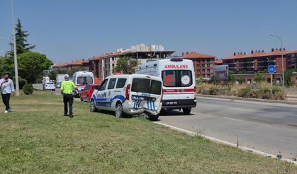 Kaza yerindeki polis aracına otomobil çarptı! Yaralılar var…