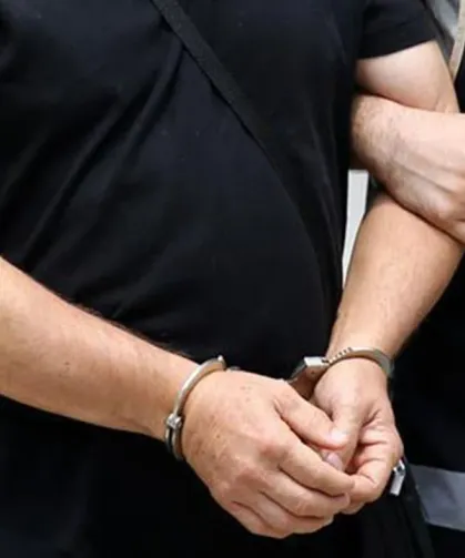 Maçta rakibinin kafasına tekme atan futbolcu tutuklandı!