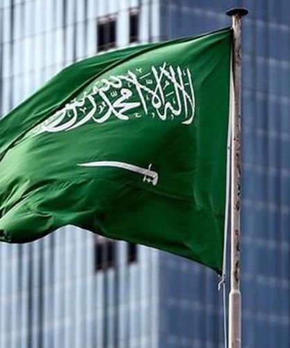 Arabistan'a füze ve dron saldırısı düzenledi