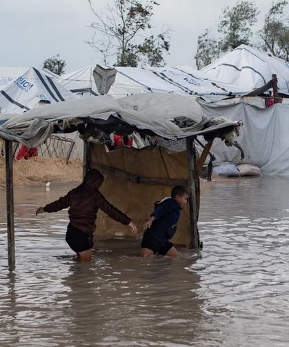 Gazze'yi fırtına vurdu: Çok sayıda kişi yatını kaybetti 27 bin çadır hasar gördü!