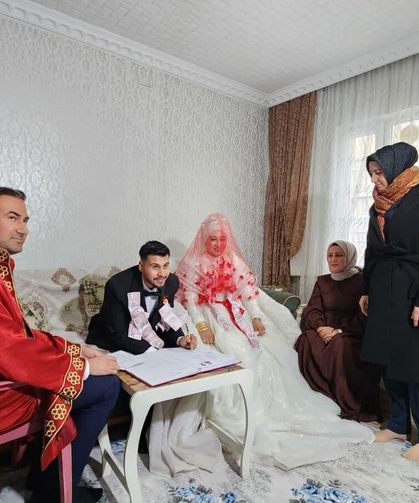 Gaziantep’te belediye çiftleri kar yağışında da yalnız bırakmadı