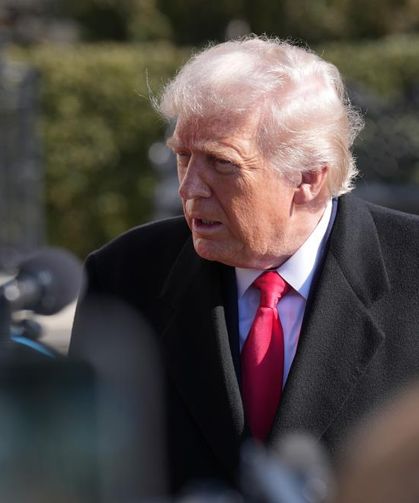 Trump iddaları doğruladı:  Orta Doğu'ya doğru yola çıktı